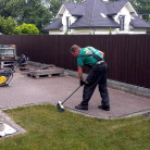 Kostka brukowa pod drewutnię